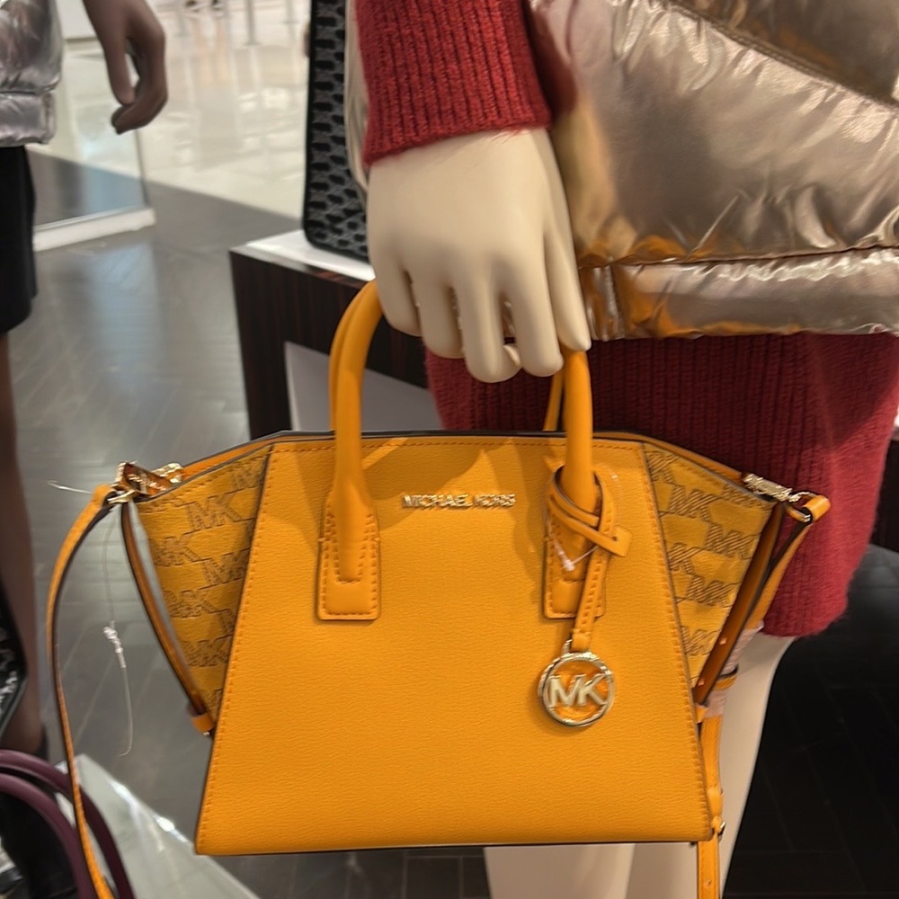 Michael Kors Avril Small Signature PVC Top Zip Satchel Crossbody Bag
Honeycomb - Picture 5 of 16